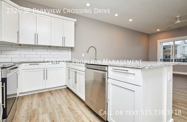 Building Photo - 2324 SE Parkview Crossing Dr