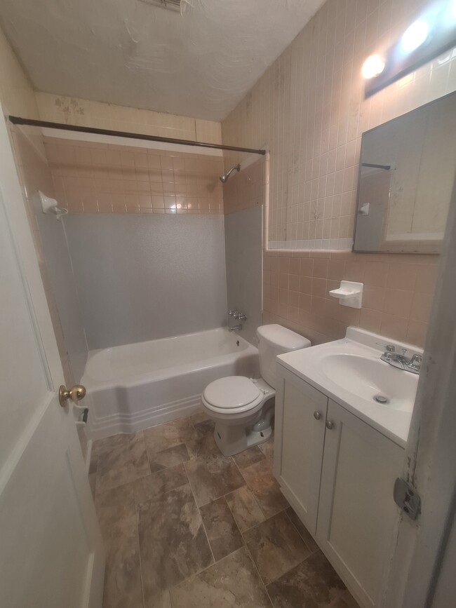 Bathroom - 2320 S 36th St