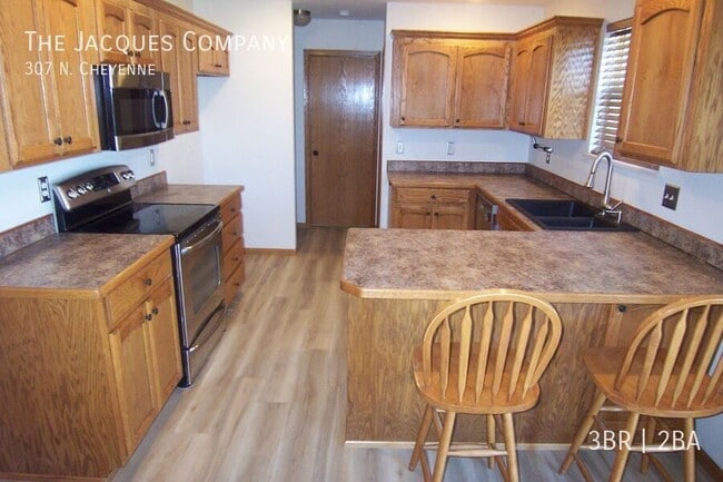 Building Photo - 307 N. Cheyenne-