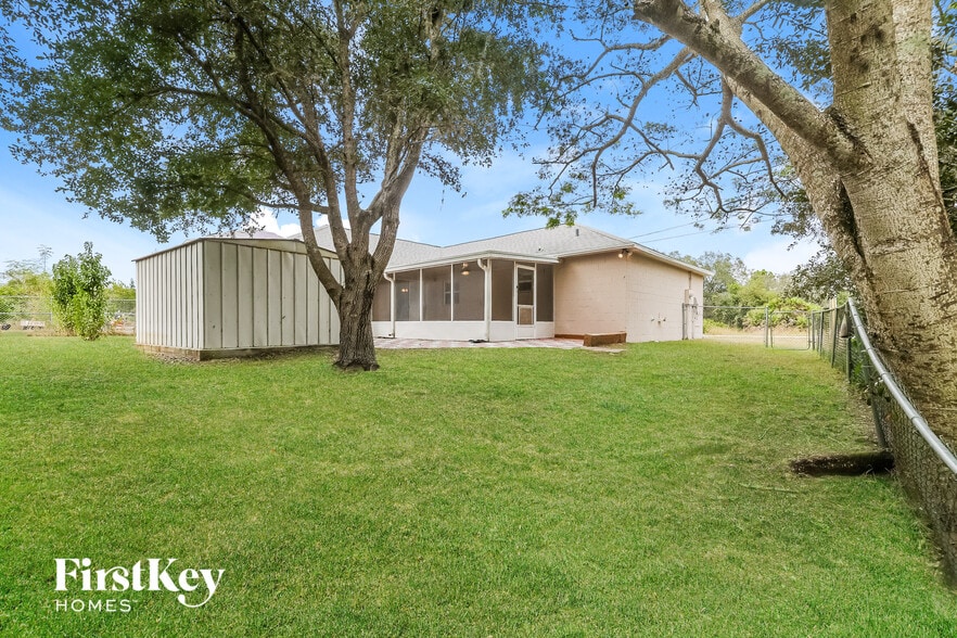 Building Photo - 408 Naples Ct