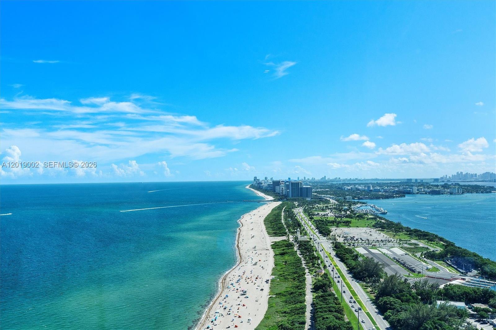 Building Photo - 15701 Collins Ave