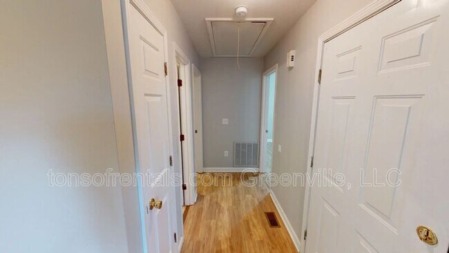 Building Photo - 5B Camino Ln
