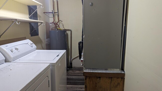 Building Photo - 16 Akokisa Dr