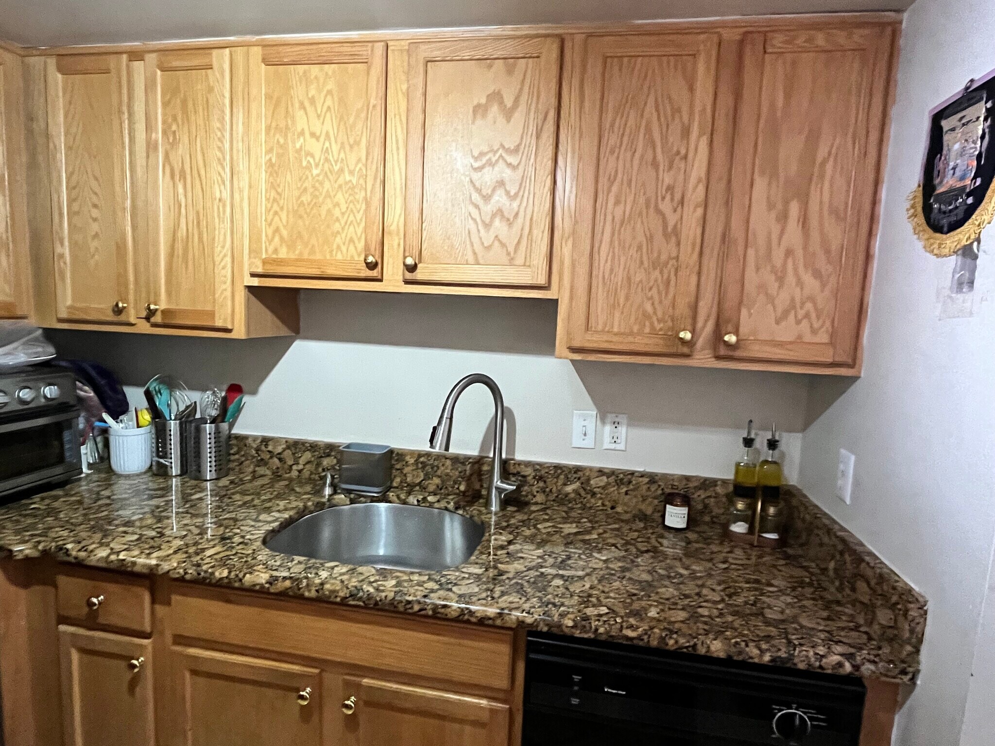 Kitchen - 566 Pennsylvania Ave