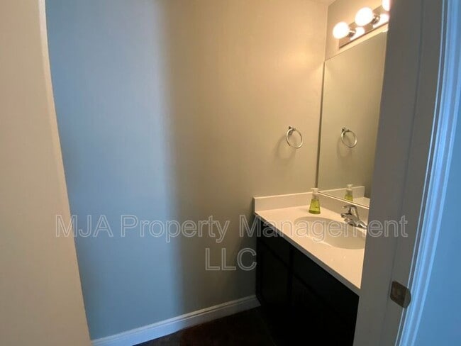 Building Photo - 5549 Dornton Ct