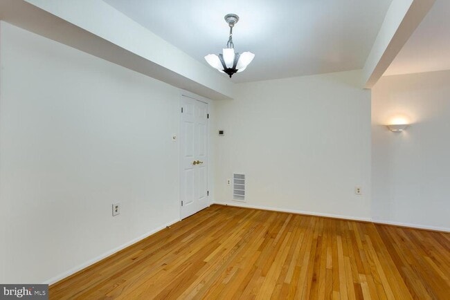 Building Photo - 4428 Holly Ave