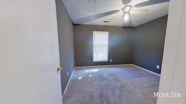 Building Photo - 307 Birds Nest Ct