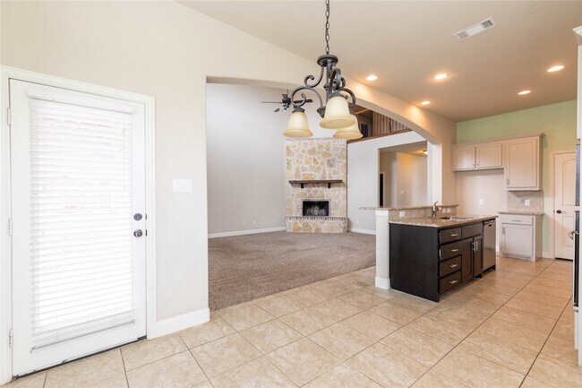Building Photo - 3312 Blue Jay Ln