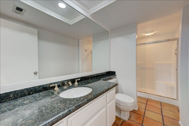 Building Photo - 407 Village Center Dr