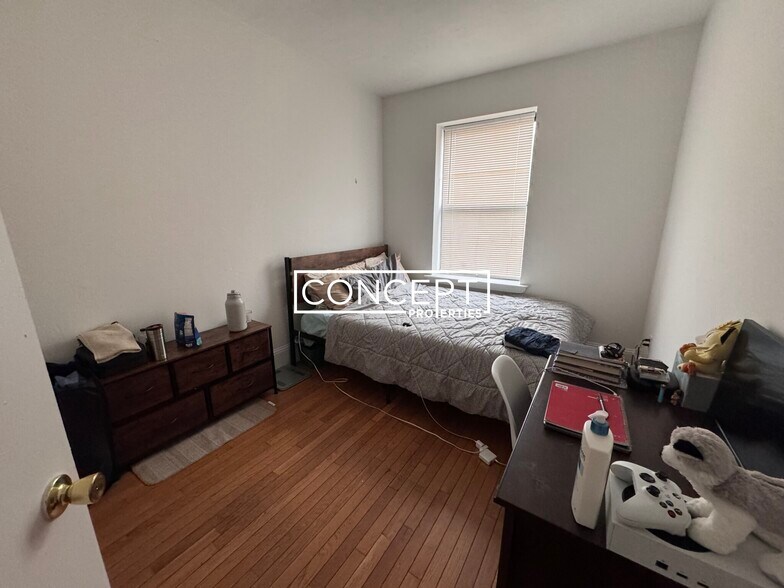 Building Photo - 878 Huntington Ave