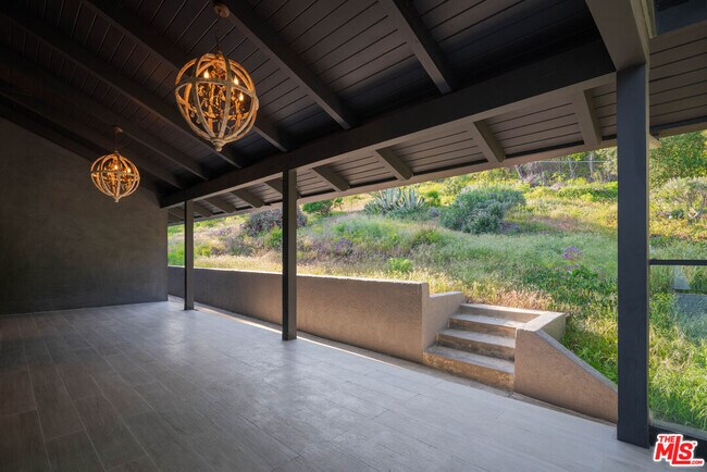Building Photo - 4782 Encinal Canyon Rd