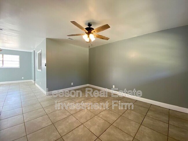 Building Photo - 3437 Red Bud Ln