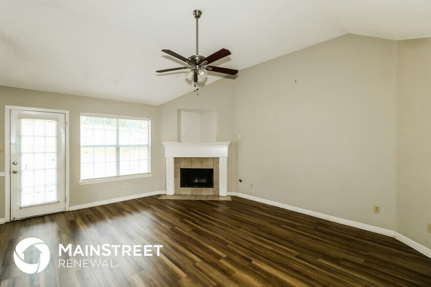 Building Photo - 1602 Far Dr