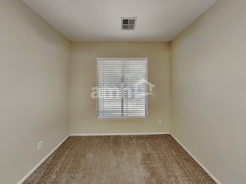 Building Photo - 3862 S Stallion Dr