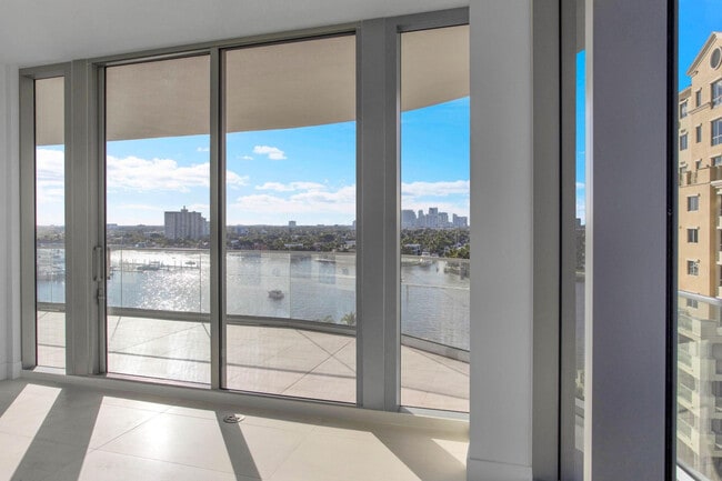 Building Photo - 153 N Seabreeze Blvd