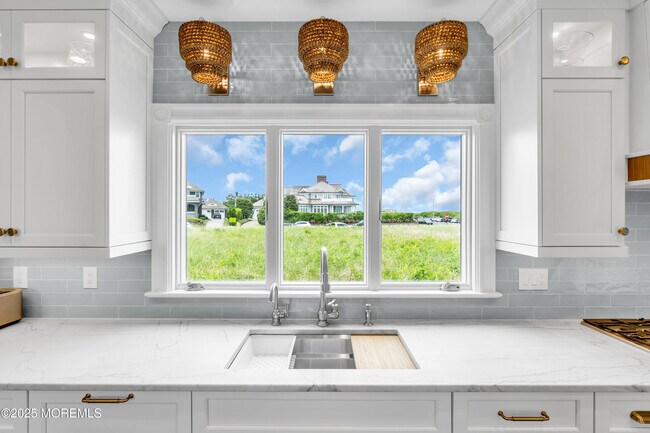 Building Photo - 1612 Ocean Ave N