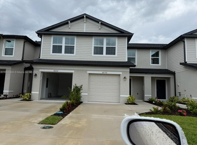 Primary Photo - 4230 North Dr