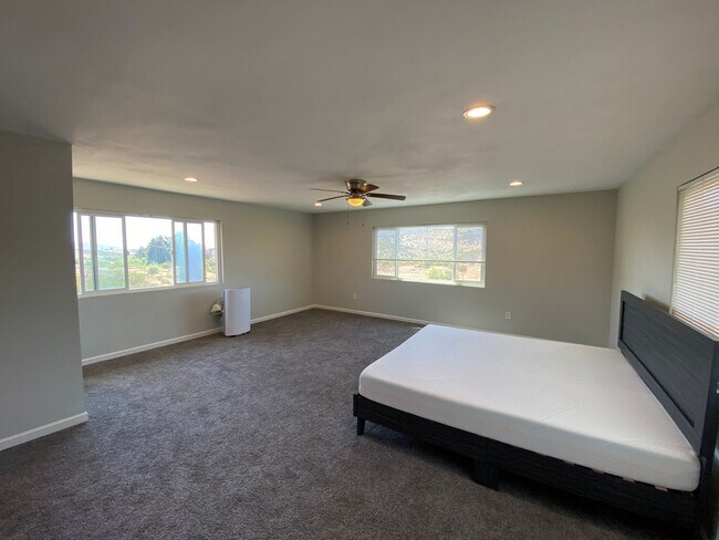 Building Photo - Peaceful and Spacious Rural Property for Rent