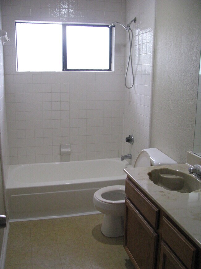 Building Photo - 1431 Windmill Ln