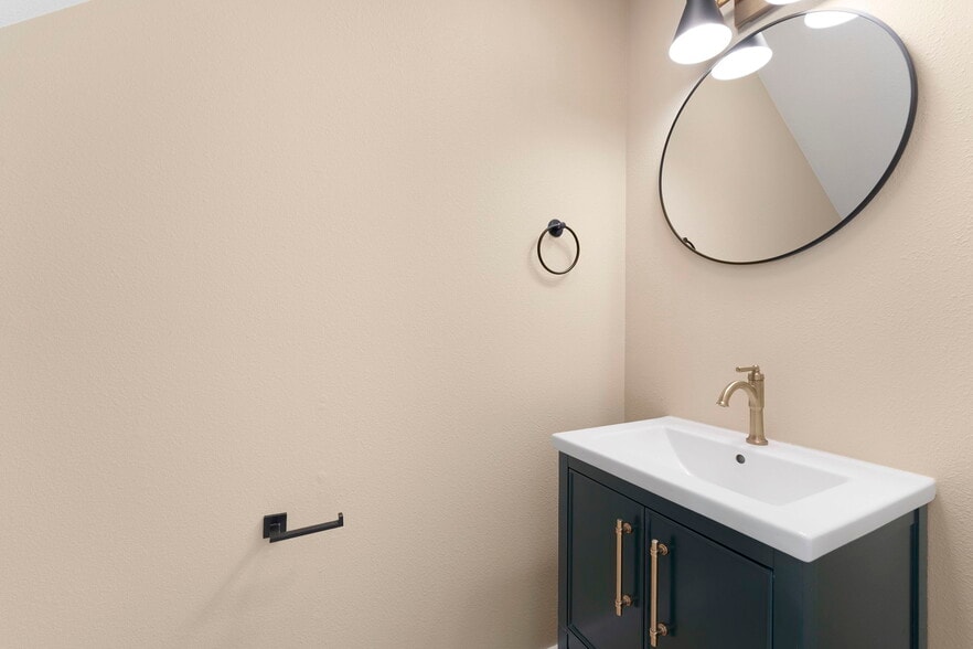 Building Photo - 3425 East 123rd Drive