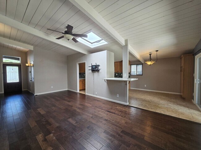 Building Photo - 5539 Baja Dr
