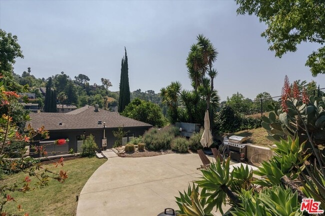 Building Photo - 1130 El Paso Dr