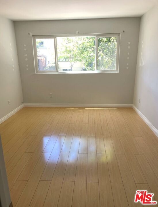 Building Photo - 4405 Matilija Ave