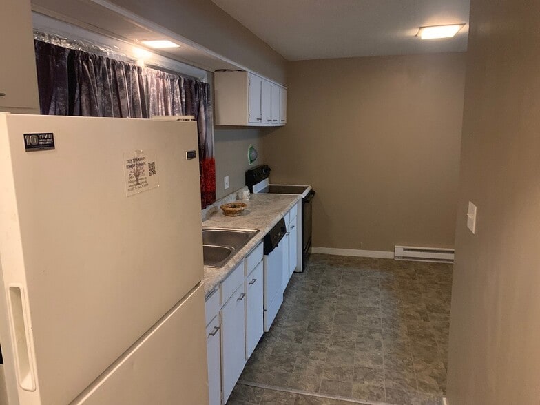 Building Photo - 2138 Hebron Ave