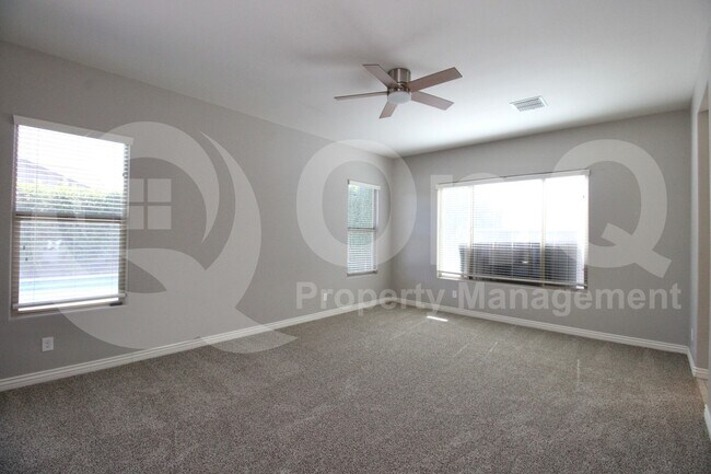 Building Photo - 4247 E Comstock Dr