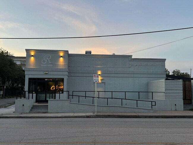Building Photo - 1111 Shepherd Dr