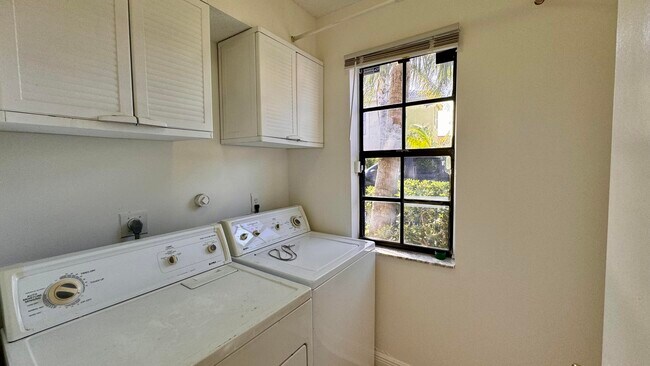 Building Photo - 1746 Harborside Cir