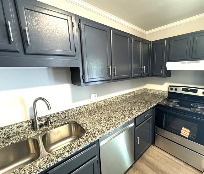 Building Photo - Brockton Dr.-4700
