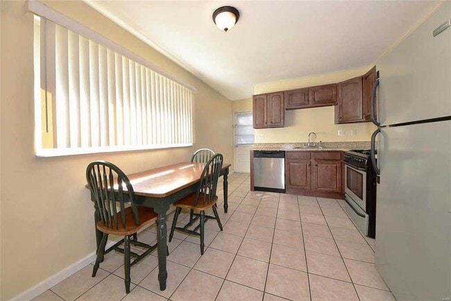 Building Photo - 3049 Orton St