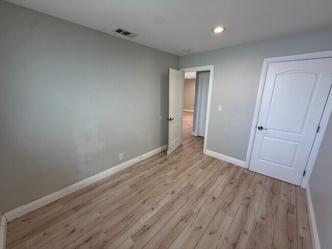 Building Photo - 1631 Frisbie Ct