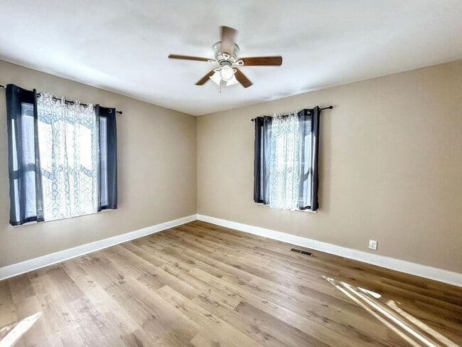 Building Photo - Cozy 3-Bedroom Home with Modern Amenities ...