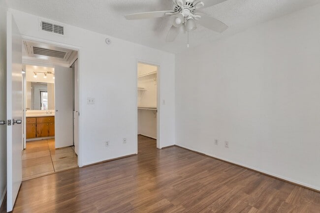 Building Photo - Charming 1-Bedroom in Central Scottsdale
