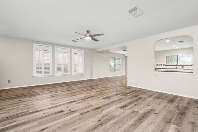 Building Photo - 15906 Colton Well