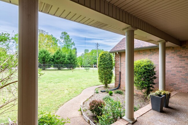 Building Photo - 3 Bed, 2 Bath, 2350sqft, 5.86acres