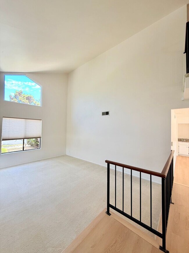 Building Photo - 3Bed/3Bath House Plus Office in South Torr...