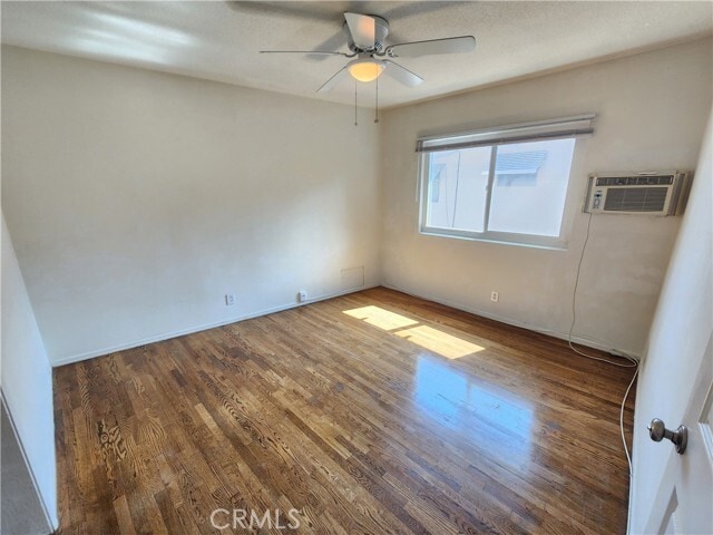 Building Photo - 14229 Moorpark St