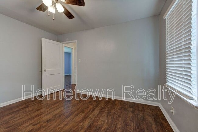 Building Photo - 430 Babb Dr