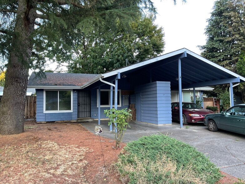 Front-Carport - 2107 Y St