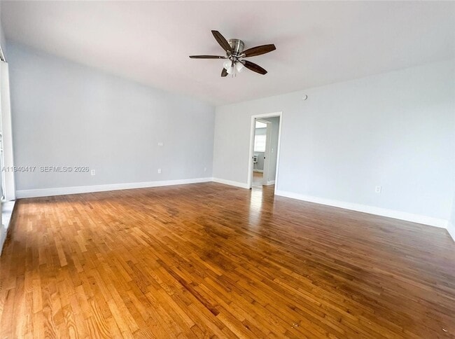 Building Photo - 1316 NE 105th St