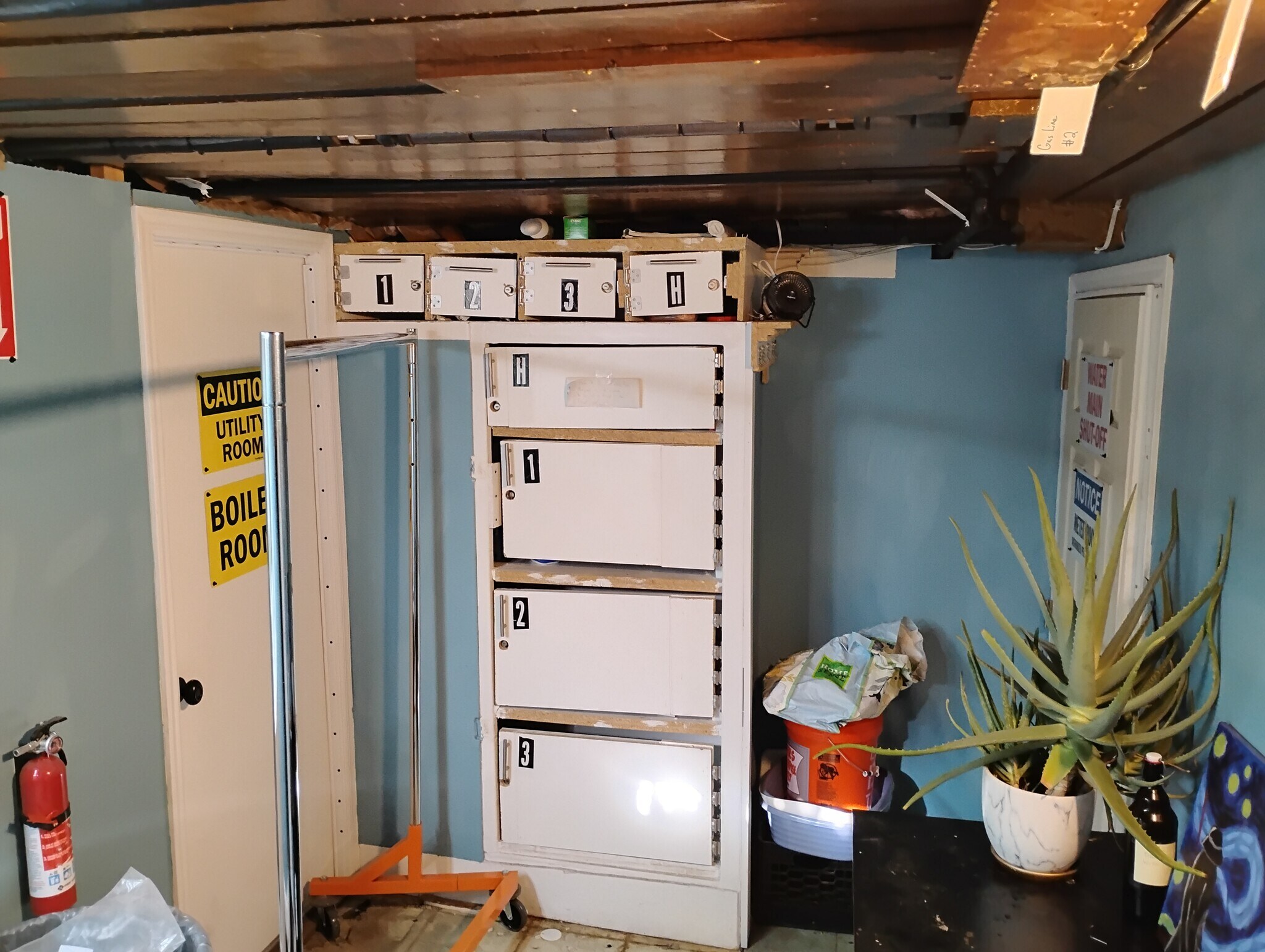 Building Photo - 213 Pleasant St