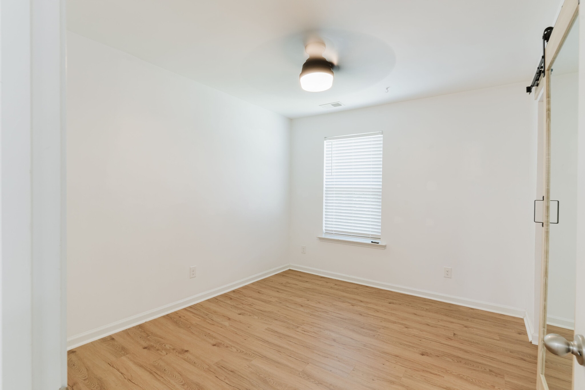 Building Photo - 204 Mascot Ct