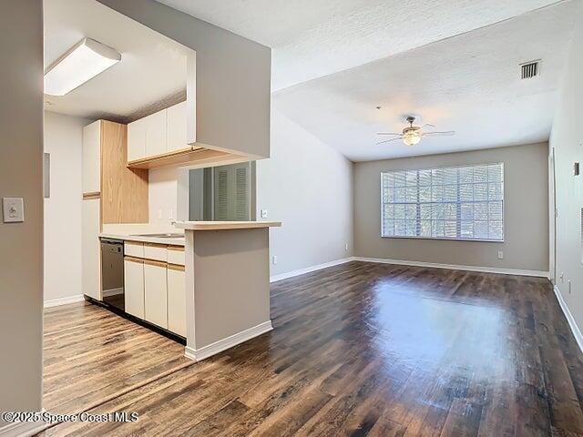 Building Photo - 7667 N Wickham Rd