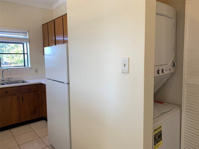 Building Photo - 2710 Grants Lake Blvd