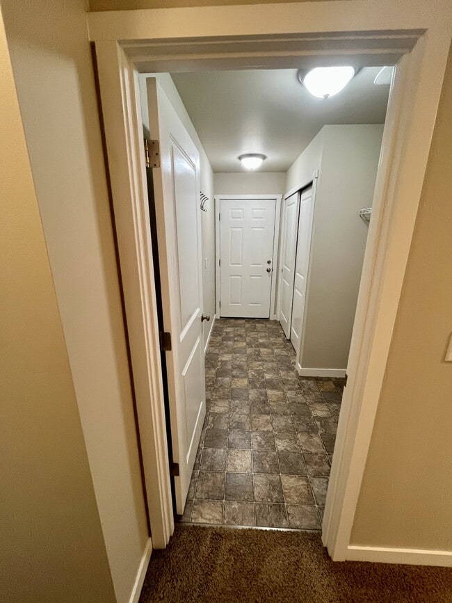 Building Photo - 1032 Cherry St