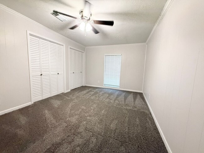 Building Photo - Beautiful and Spacious 4/1 Near Northside ...