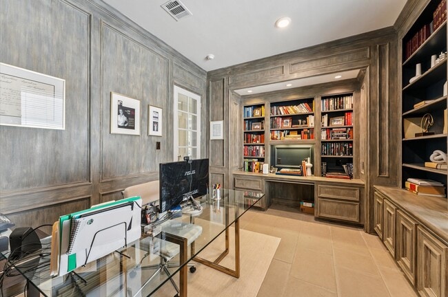 Building Photo - 7 Marilane St